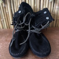 Black Moccasin Boots