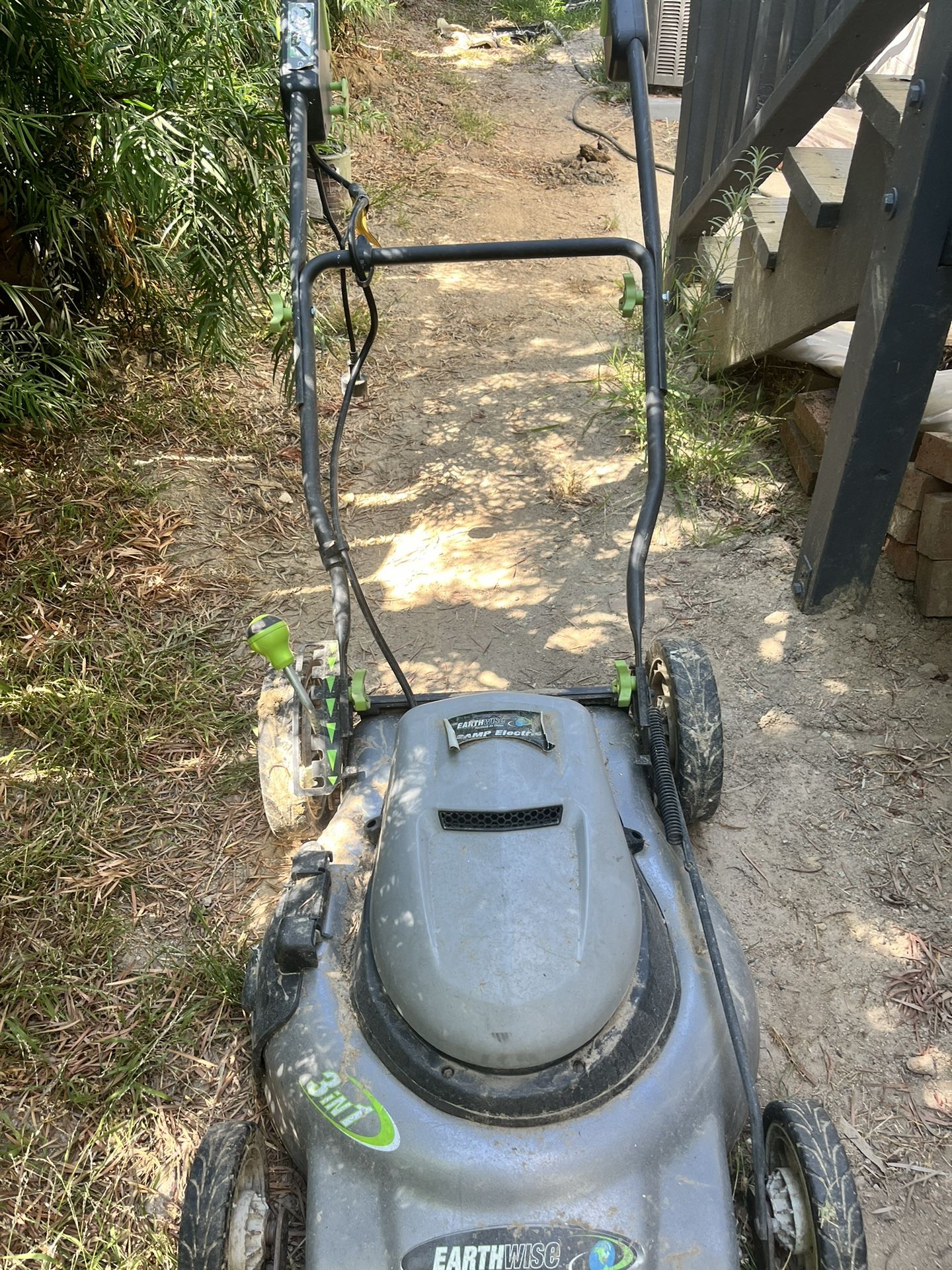 Earthwise (20-Inch) 12-Amp Electric 3-in-1 Push Lawn Mower 50220