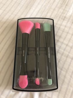 Forever 21 MakeUp Brush Set