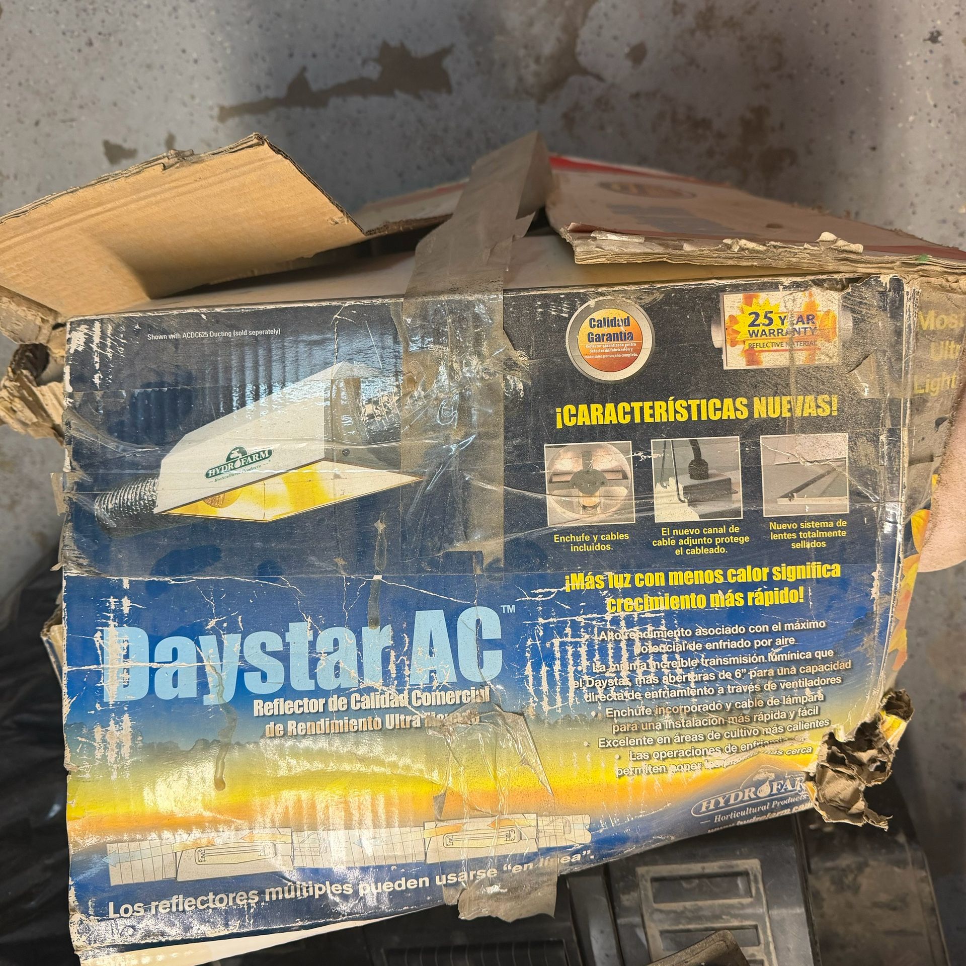 Hydrofarm Daystar AC Reflector