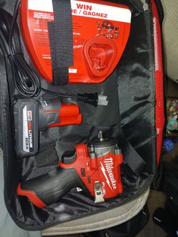 Milwaukee 3/8 stubby impact wrench kit