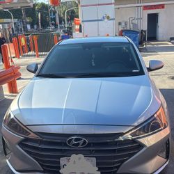 Vendo Hyundai Elantra, 2019