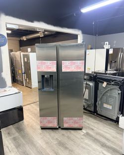 🔥SAMSUNG STAINLESS STEEL REFRIGERATOR WITH ICE MAKER AND WATER DISPENSER🔥