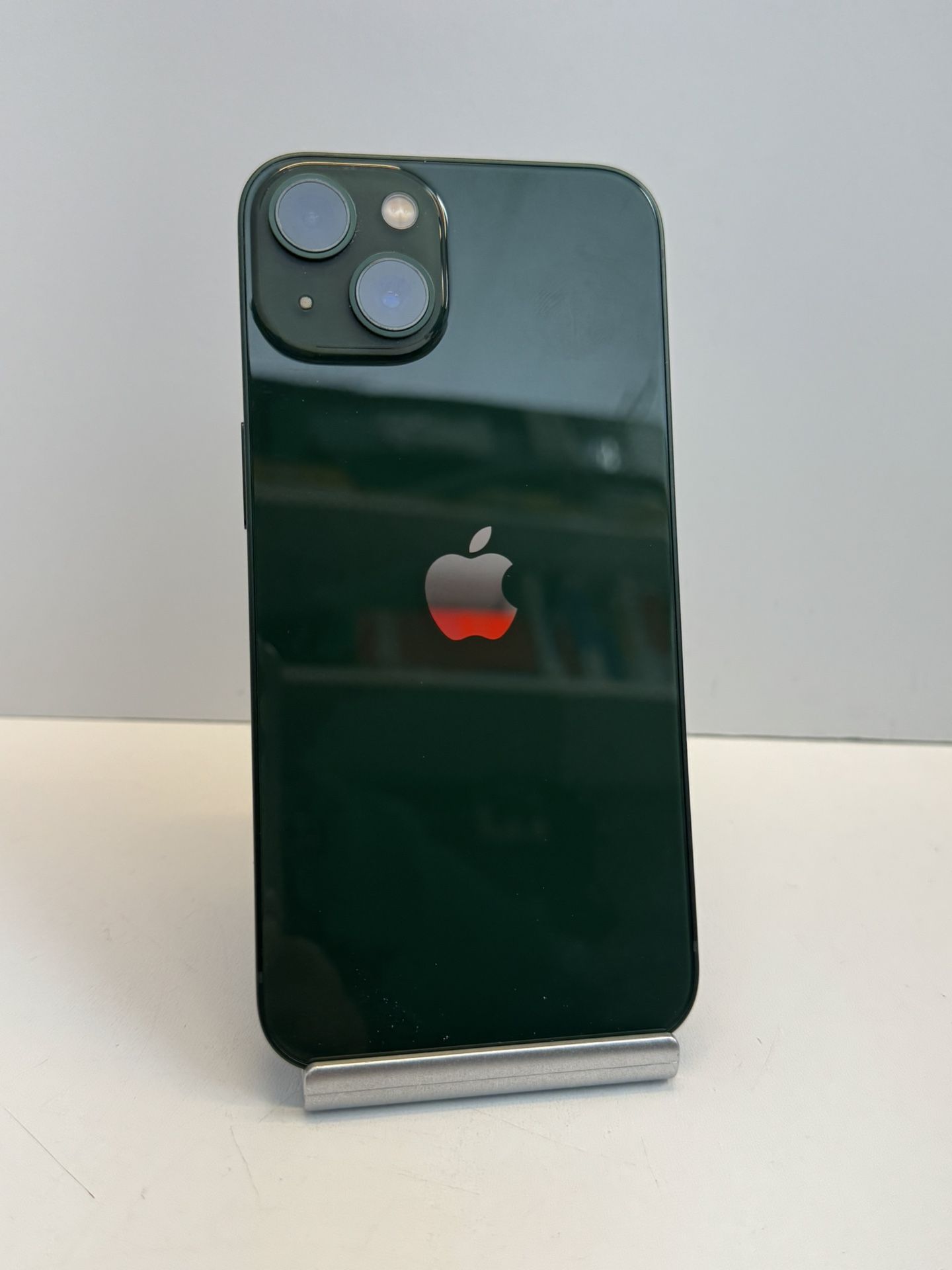 Apple iPhone 13 128gb. ( Unlocked Cellphone )