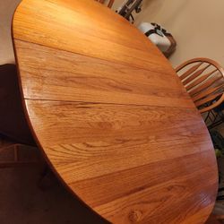Oak Table 4 Chairs. 
