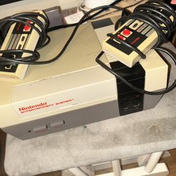 🎮Rare!! Nintendo NES Bundle– Plug & Play Nostalgia! (best Offer: FULLY FUNCTIONAL!)