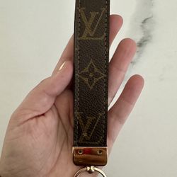 GENUINE - Louis Vuitton Wristlet Key Chain✨