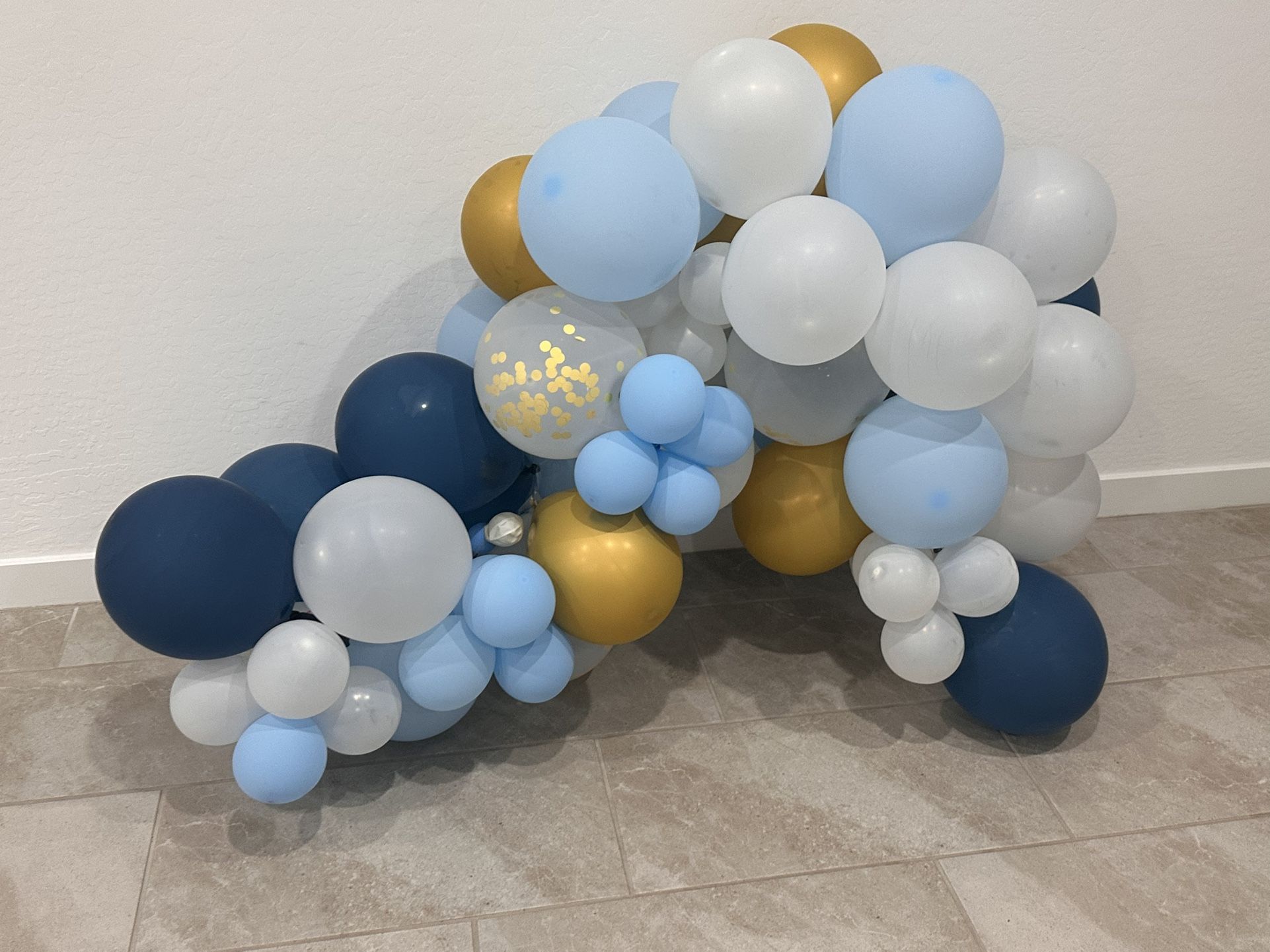 FREE Balloon Garland