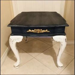 Vintage French Provincial Farmhouse Wooden Coffee Side End Table
