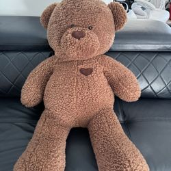 Giant Stuffed Bear 