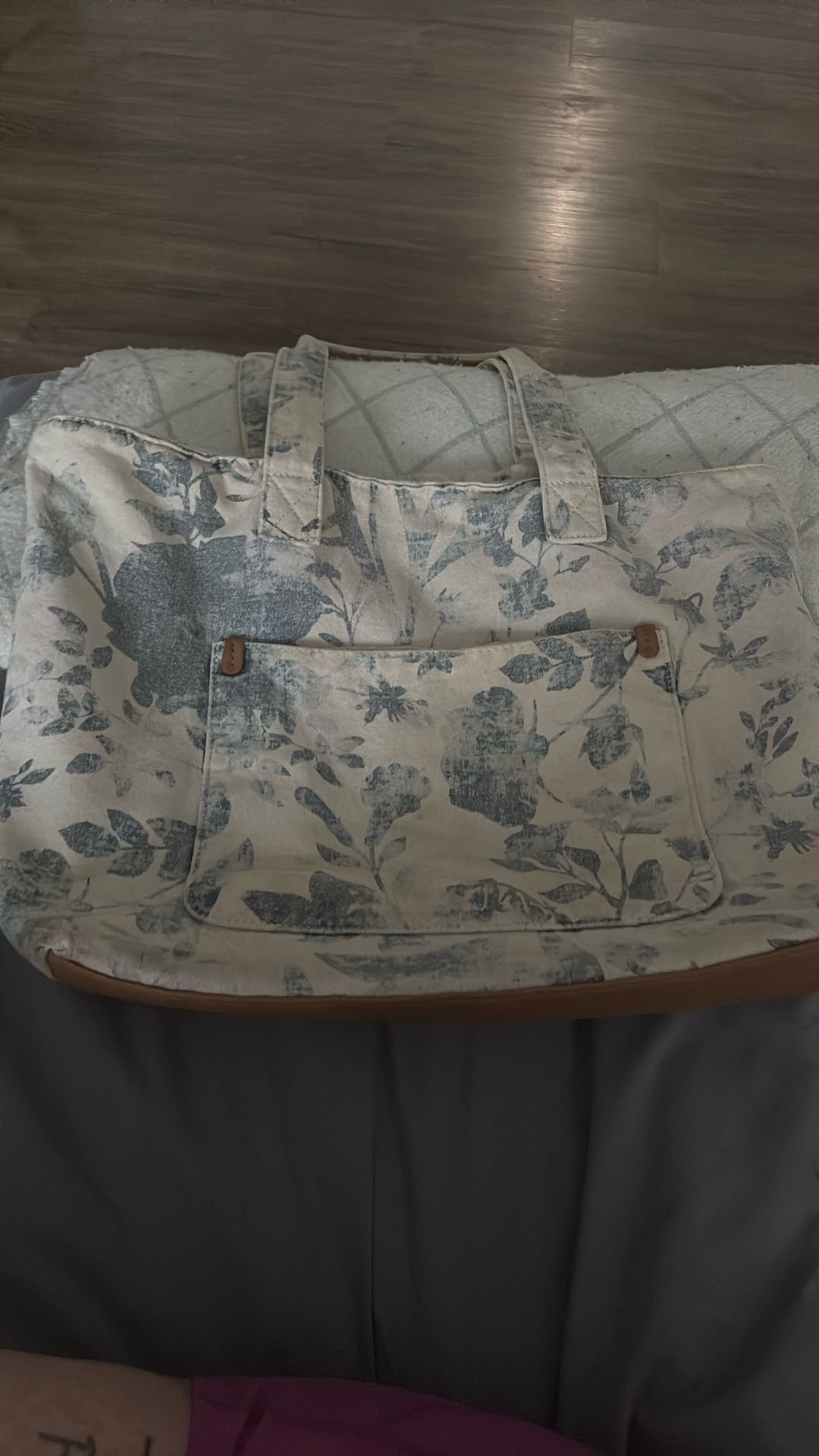 blue and white handbag