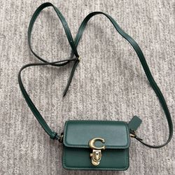 Coach Green Leather Gold Hardware Micro Turn lock Purse Wallet Bag