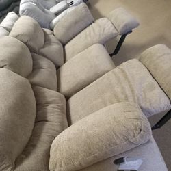 Very Nice Reclining Couch!