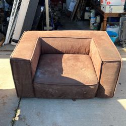 Giant Cushioned Armchair 