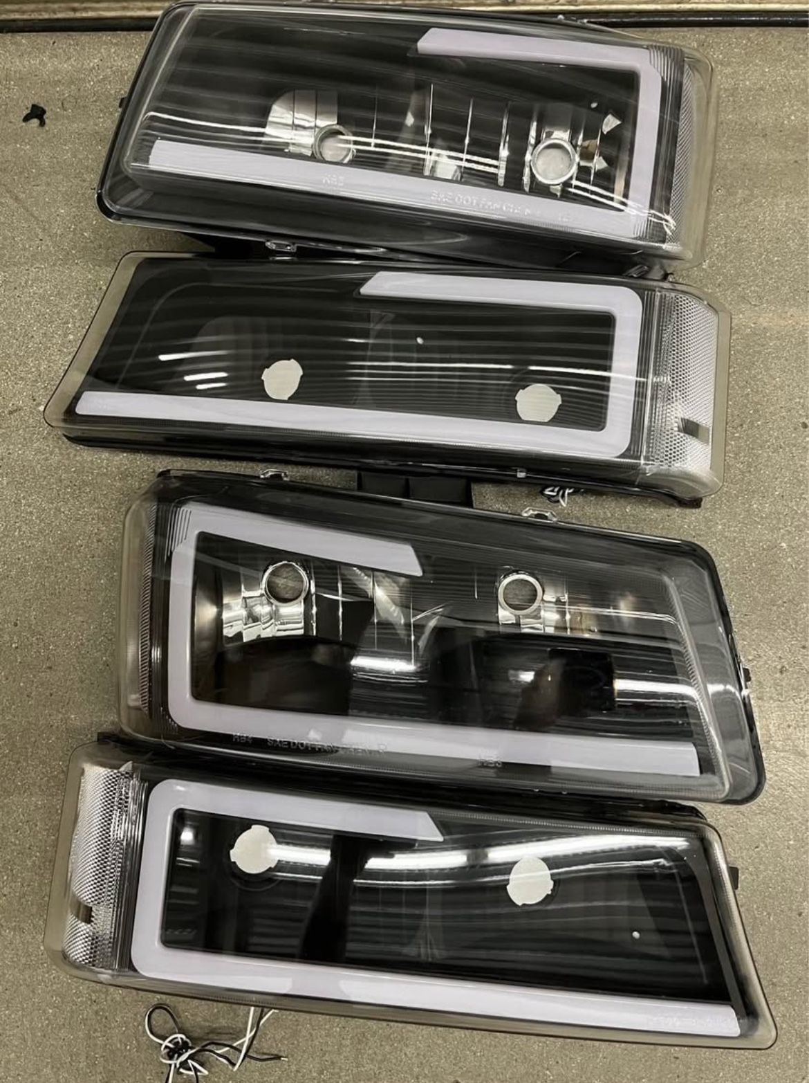 03-06 Chevrolet Silverado Headlights