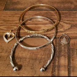 mixed lot of costume jewelry 3 bangle bracelets and 2 pendants