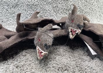 2.5 Ft Poseable Halloween Bat Spooky Hanging Decoration Brown with Fangs 2pk New