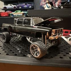 1/64 Custom GMC Sierra Diecast
