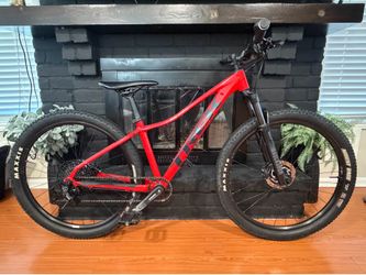 Trek Marlin 8 Mountain Bike