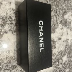 Chanel Box 