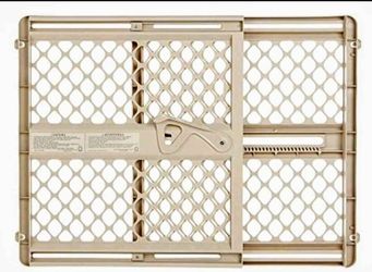 Toddleroo by NorthStates Supergate, 26"-42" w x 26" h