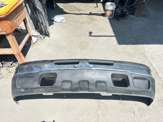 2004-2006 Chevy Silverado Tahoe Front Bumper