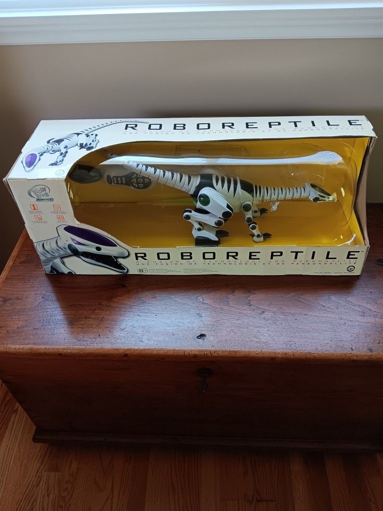 New Factory Sealed Roboreptile Robot