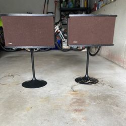 Pair of Bose 901 Speakers Pedestal Stands