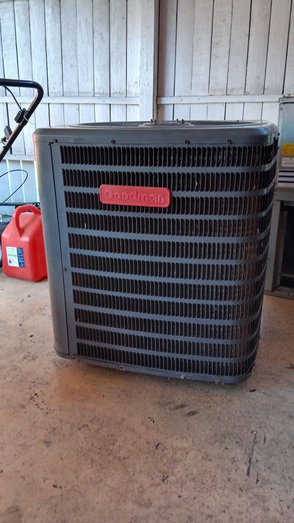 Outdoor AC Unit (USED)