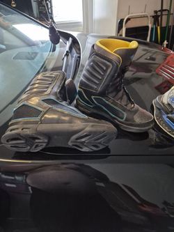 2011 Hyperlite wake boarding shoes 9M