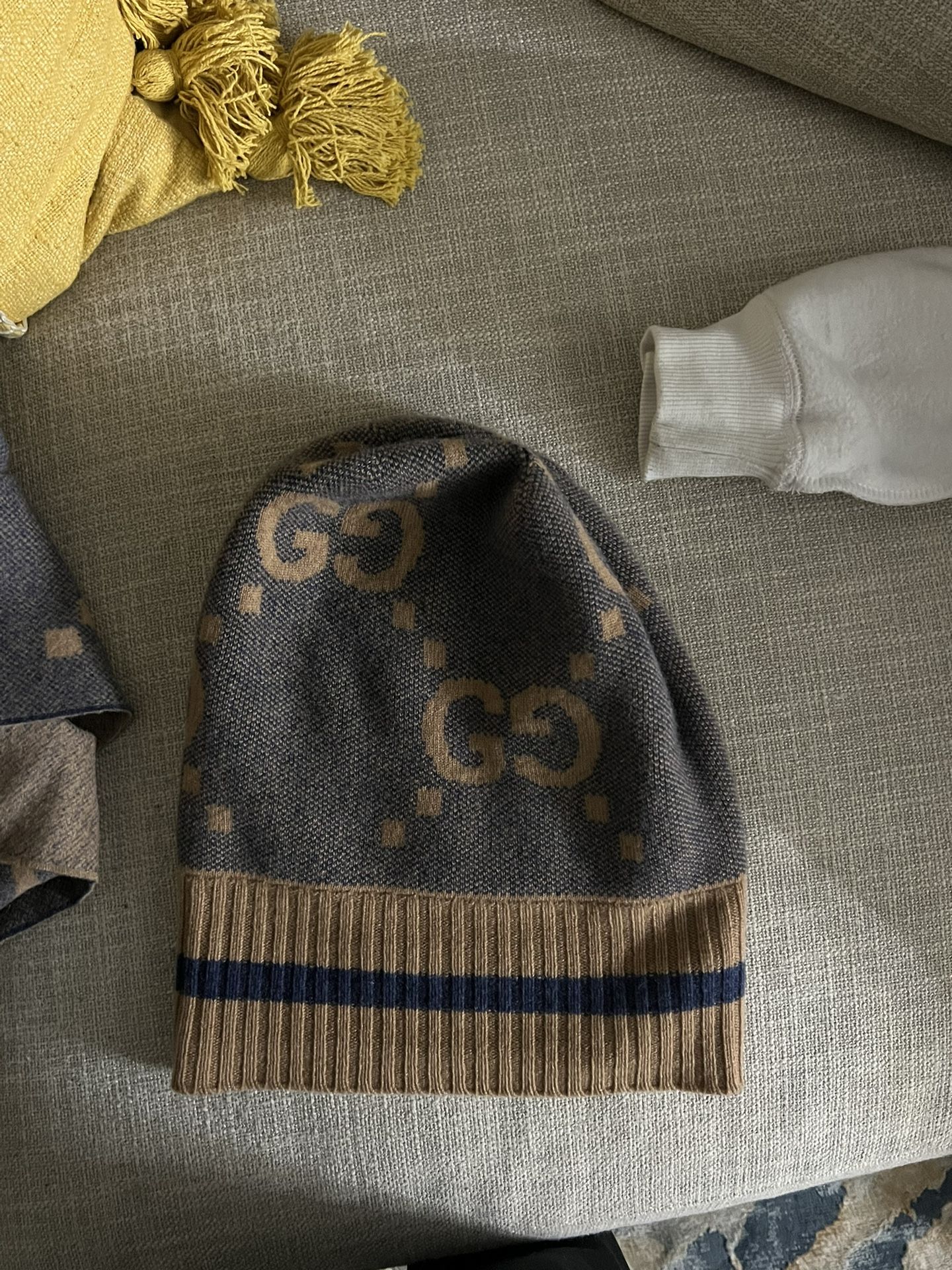 Gucci Beanie/ Scarf 