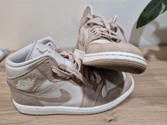 Jordan 1 Mid SE - Legend Light Brown - Women's 10.5 - Lightly Worn