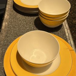 Kate Spade Rutherford Circle Yellow Dinnerware 