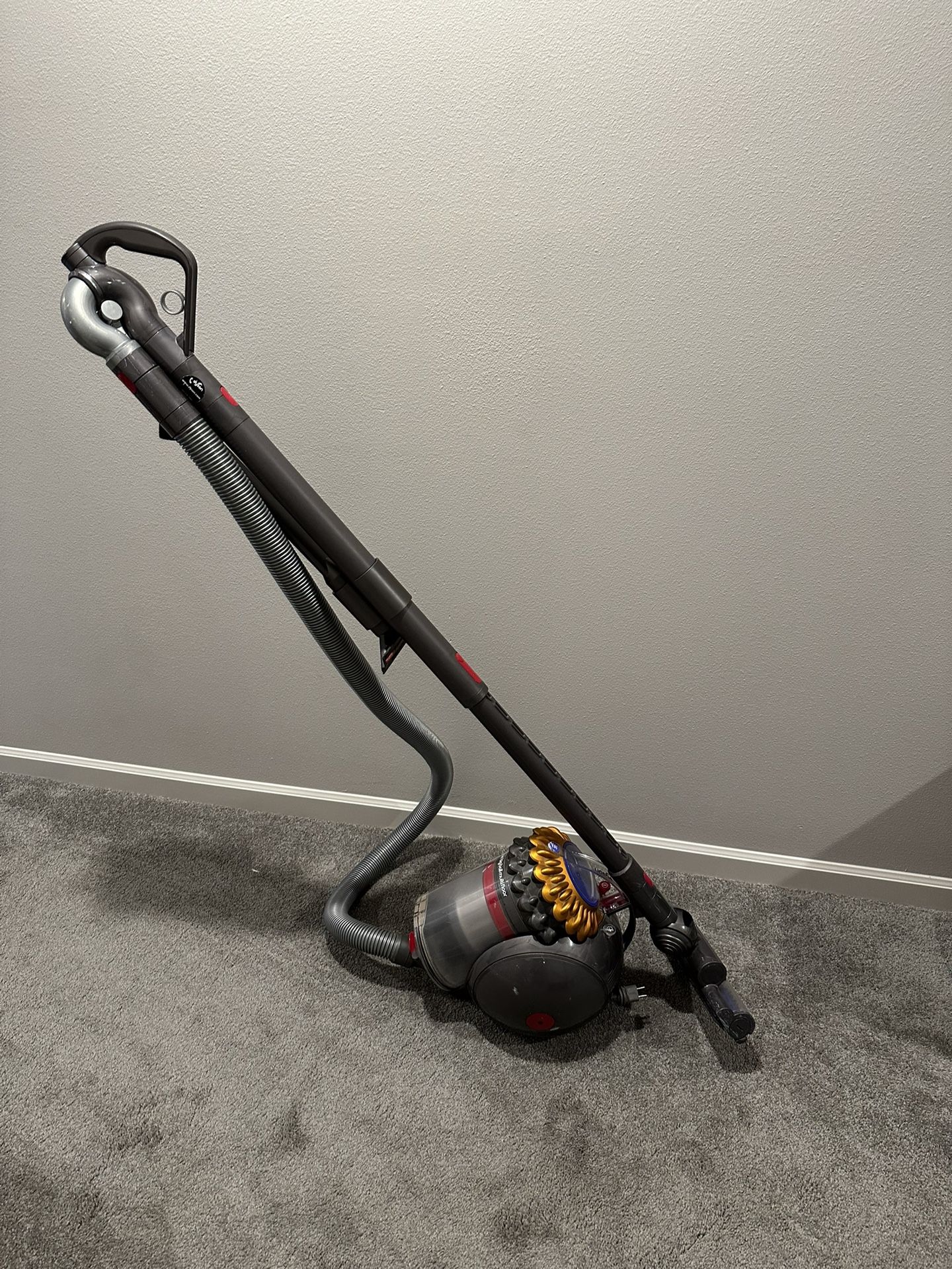 Dyson Big Ball Vacuum  (broken) 