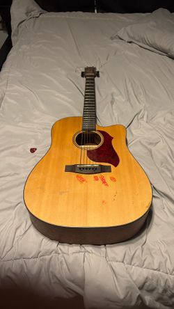 Acoustic Guitar by Donner