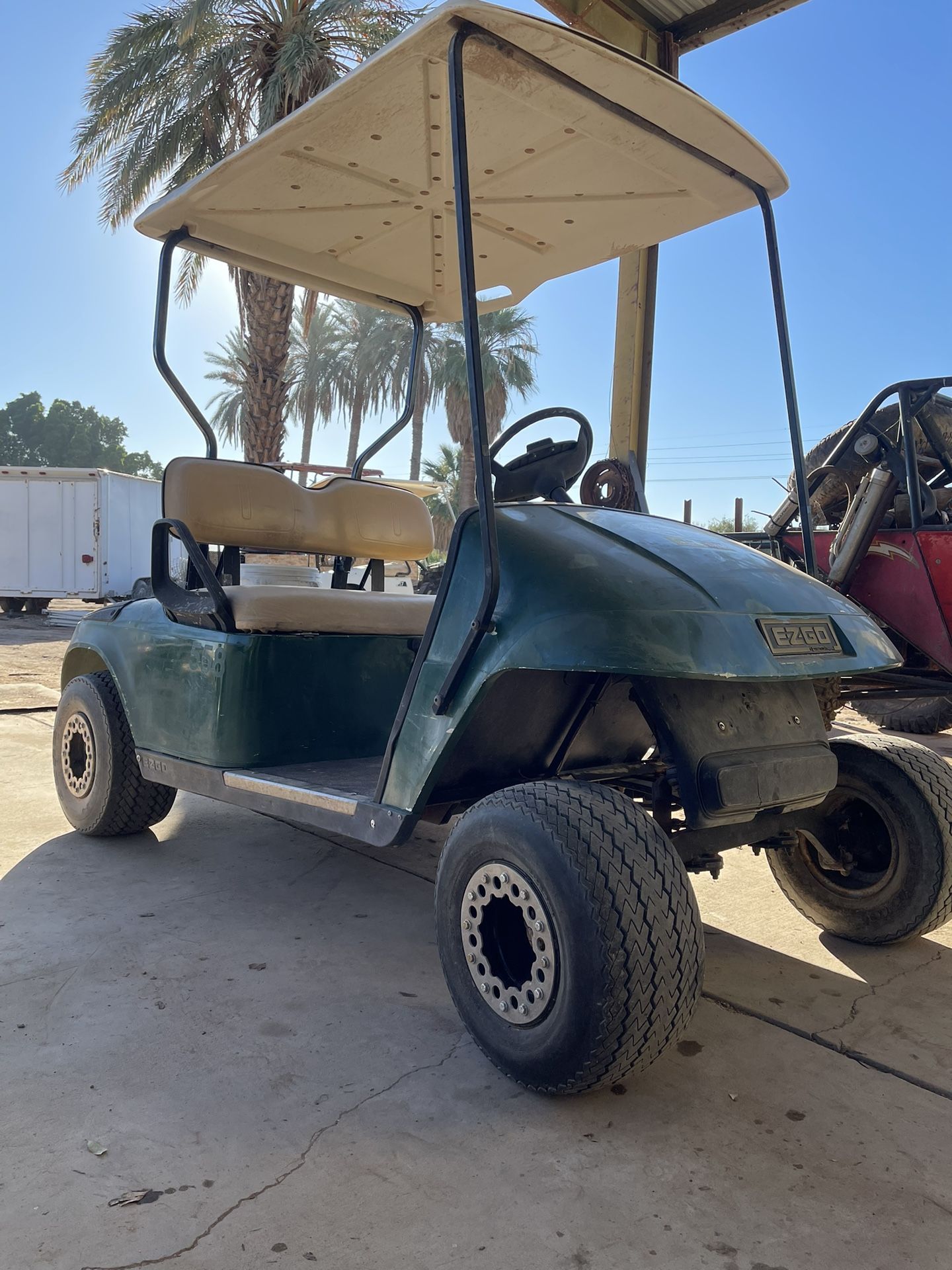Lifted 2001 EZGO Golfcart GAS