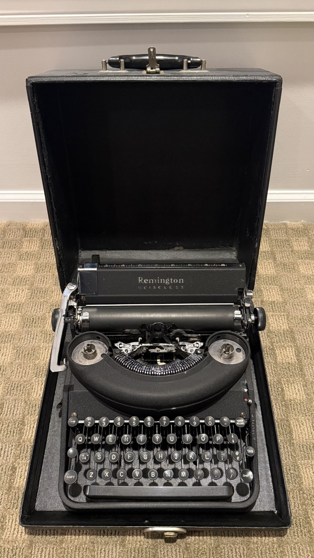 Remington Noiseless Vintage Typewriter
