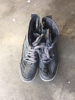 Women boots size 9