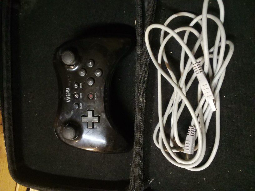 Nintendo Wii U Pro Gaming Controller And Charger