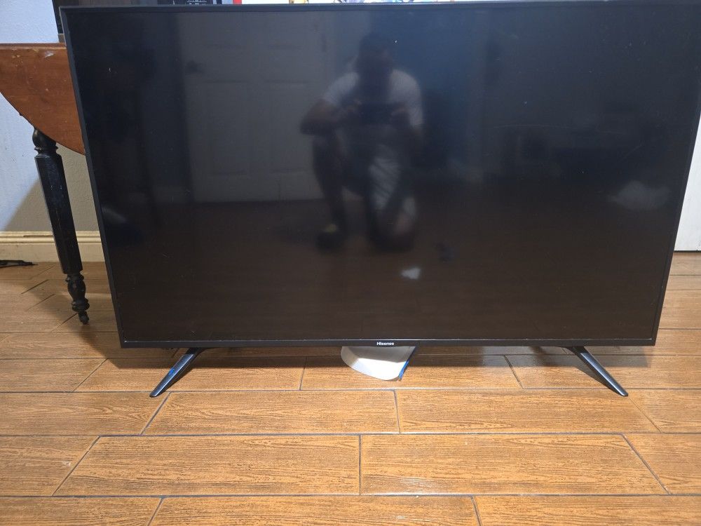 HISENSE 55 INCH SMART TV 