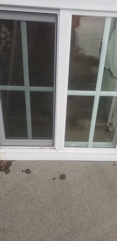 2 Retrofit Windos 30x30 Storage Are In Fontana