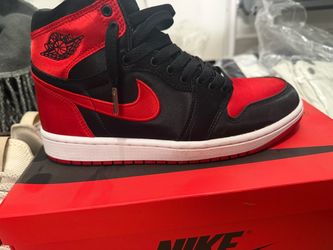 Women’s size 8 air Jordan 1 reto high