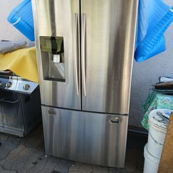 Samsung Stainless   Frig Works Great ,No Ice Working