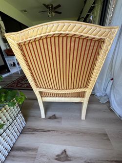 Accent chairs