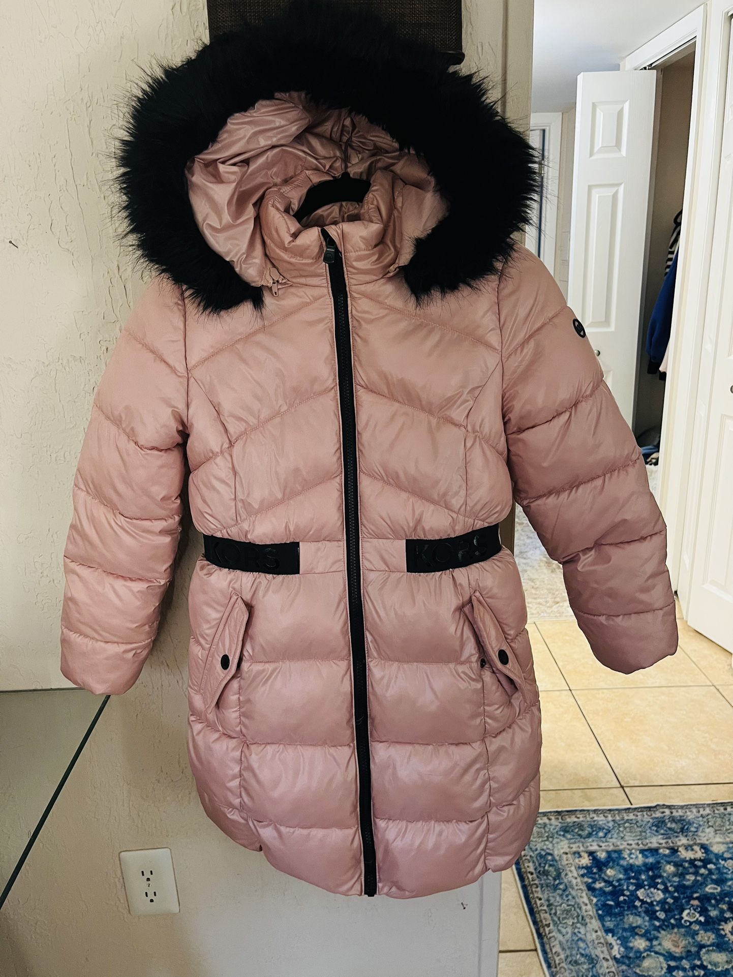 Michael Kors Like New Girls Big Kids Size m Snow Puffer Hooded Fur Lined Cost