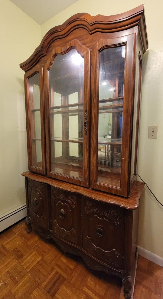 Traditional Wood Vintage China Cabinet In Cherry