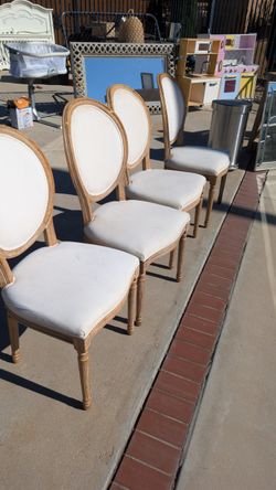 4 Kitchen Top Wood Chairs 