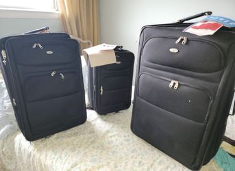 Luggage with lock and key