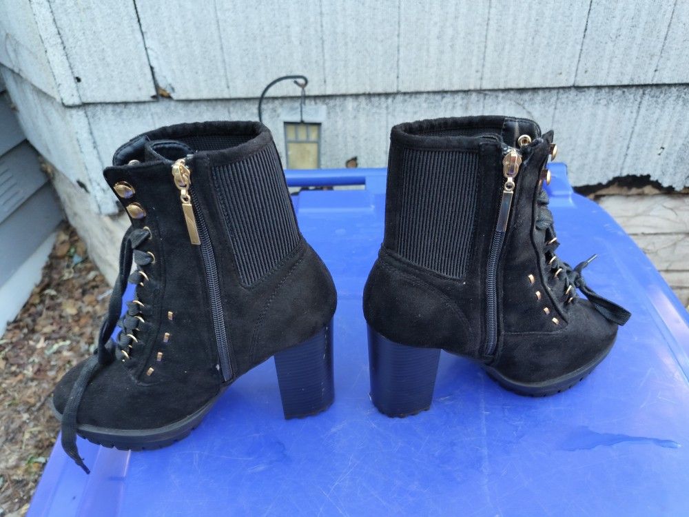 Woman High Heel Boots Size 7 1/2