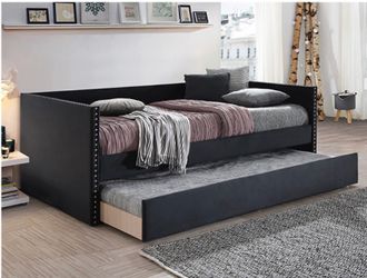 Sadie Black Velvet Daybed with 1 mattress 🤓🚛🥳🔥🥰